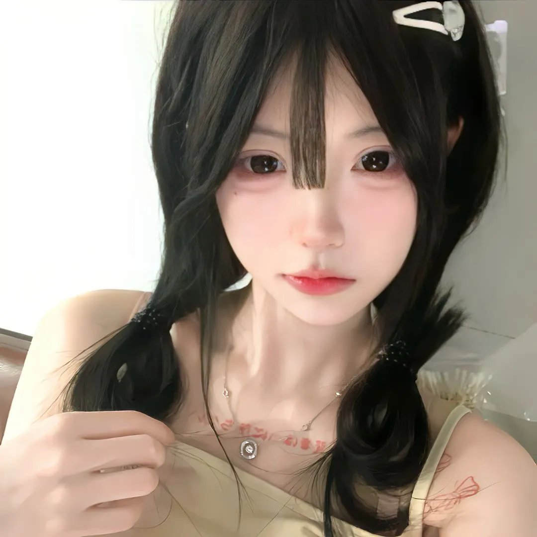 彩色房间 海报